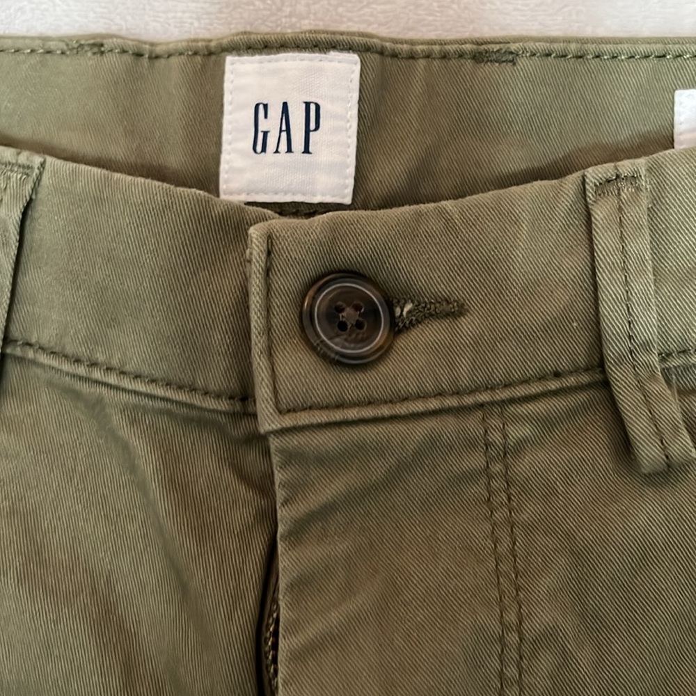 GAP shorts- New - Picture 2 of 5